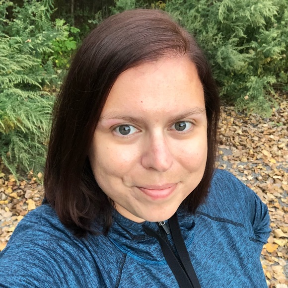 About Emily (@bluejeanrein) 😻 - Picture 3 of 3